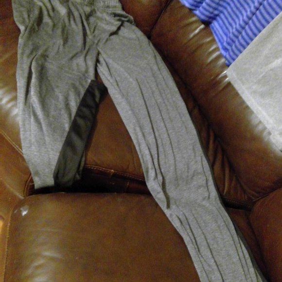 Bundle of Women's Athletic Wear - Picture 9 of 9